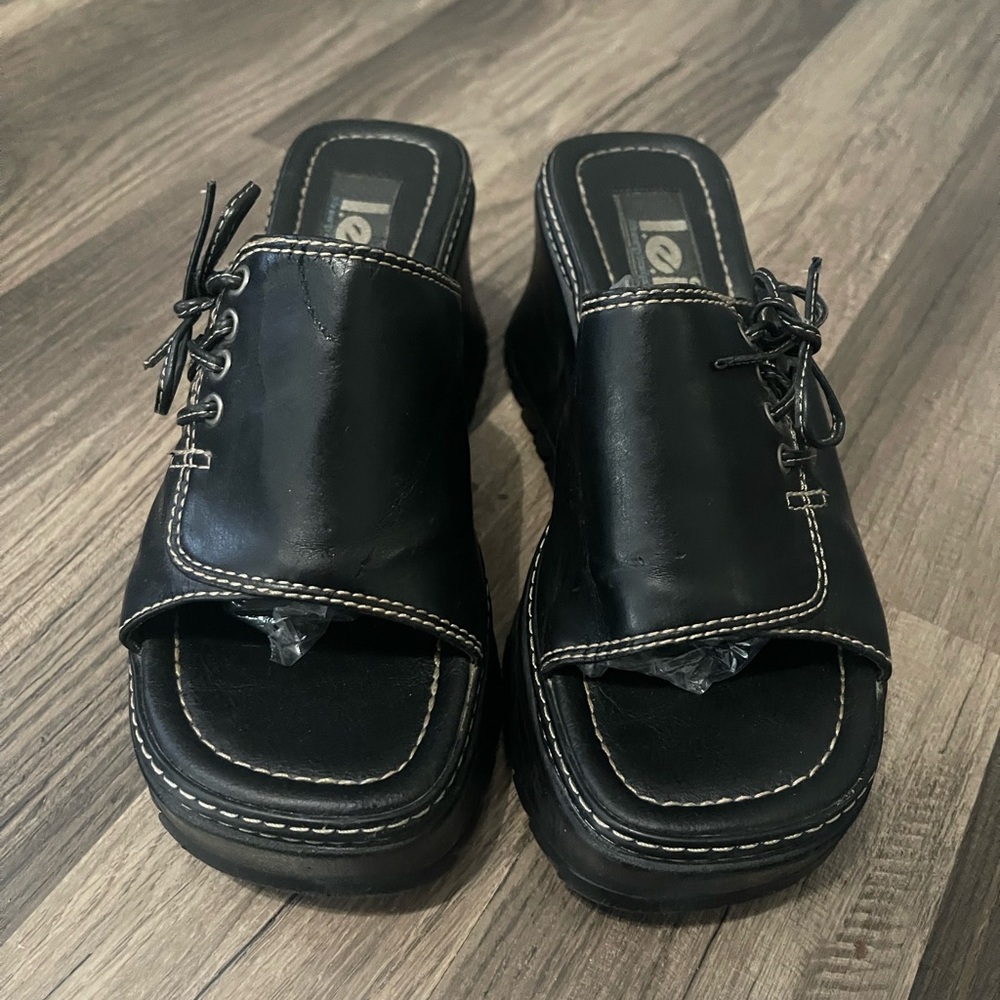 VTG L.E.I chunky wedge Sandals. Size 7